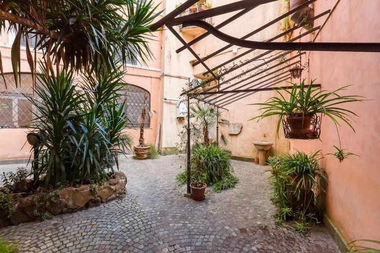 Exterior & Views 2, Spanish Queen Apartment, Rome