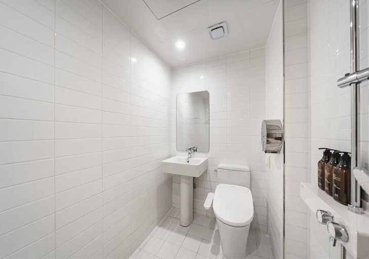 Bathroom 5, Incheon Juan Youth Hotel, Nam