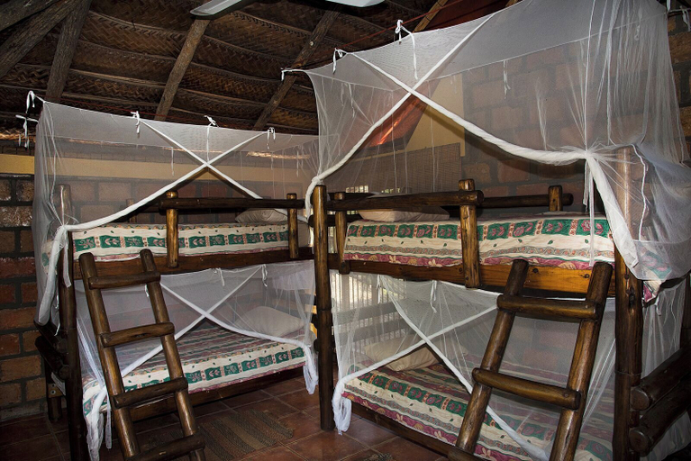 Room 5, Golden Palms Beach Resort, Jangamo