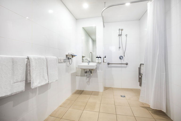Bathroom 4, Country Comfort Perth, Perth