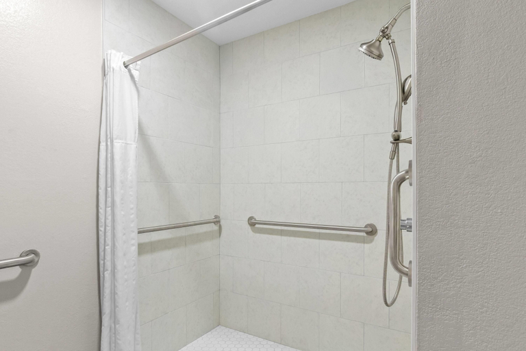 Bathroom 4, Days Inn by Wyndham Ocean Springs, Jackson