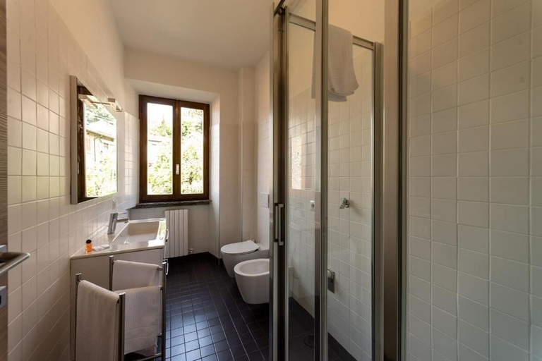 Bathroom 5, Regolo House, Lecco