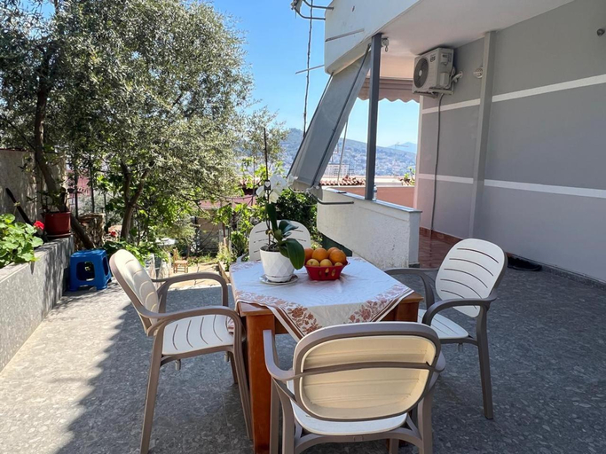 Others 3, Guest House Sandri, Sarandës