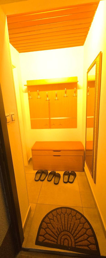 Others 4, Vu's Home, Praha 12