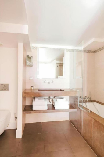 Bathroom 5, L’Edmond Hotel Parc Monceau, Paris