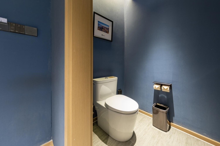 Bathroom 4, Atour Hotel Qingdao May Fourth Square The Third Beach, Qingdao