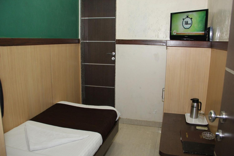 Bedroom 5, Hotel Ripon Palace, Mumbai City