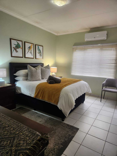 Room 3, 12 Saddleback Village, Uthungulu