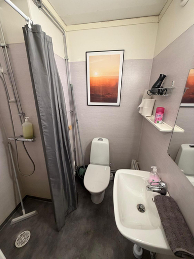 Bathroom 3, LAKESIDE AURORA CABINS, Kiruna