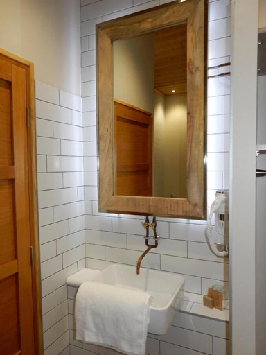 Bathroom 5, What Else Hotel, Ain