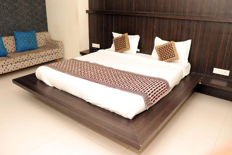 Bedroom 2, HOTEL CASA GREEN, Ahmadnagar