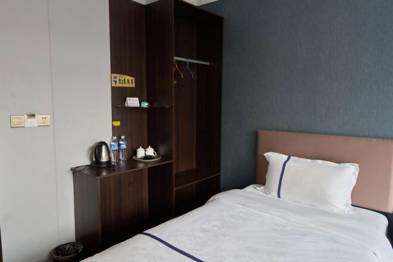 Bedroom 5, edinburgh hotel, Jiaxing