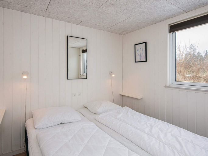 Bedroom 3, 5 Star Holiday Home in Blavand, Varde