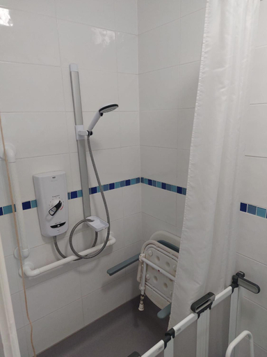 Bathroom 3, Cosy Greener Private room, London