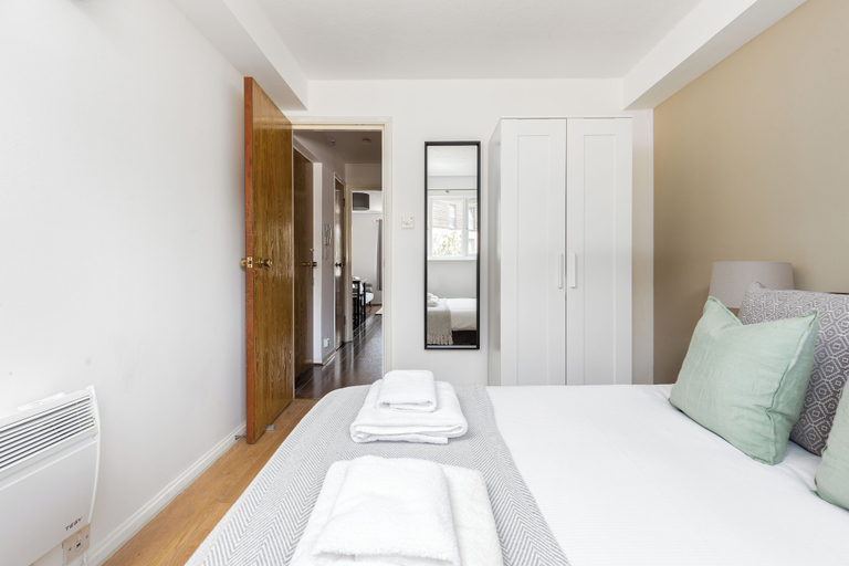 Bedroom 3, The Bridge Flats, London