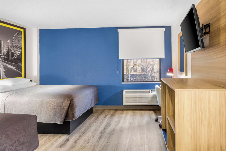 Bedroom 2, Super 8 by Wyndham Chicago IL, Cook