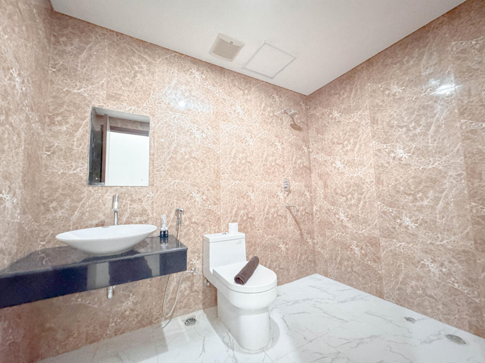 Bathroom 3, Surabaya Center Apartments, Surabaya