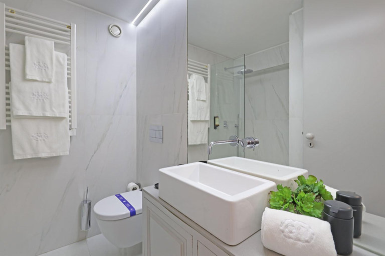 Bathroom 3, Villa Mouzinho Apartments & Suites, Porto