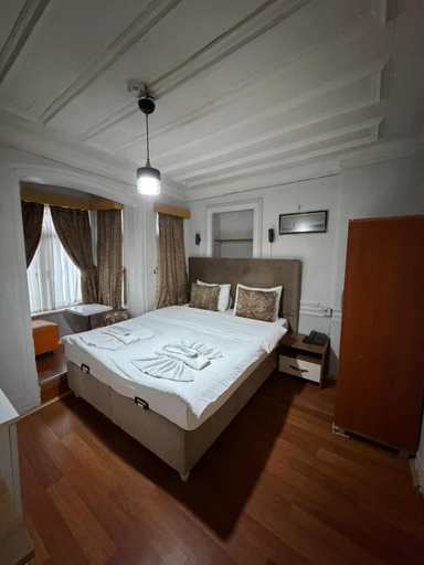 Bedroom 4, Grey House, Fatih