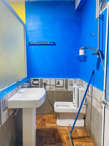 Bathroom 2, Pick Me Village, Dambulla