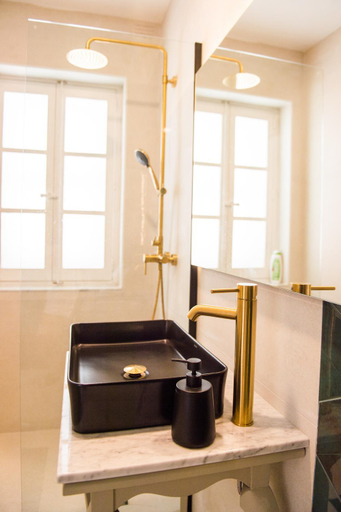 Bathroom, San Anton Suites