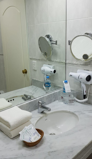 Bathroom 4, Austral Bahia Blanca Hotel, Bahía Blanca