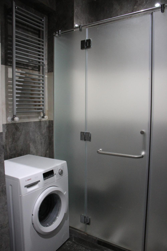 Bathroom 2, Hilton Apartments with Tbilisi View, Tbilisi