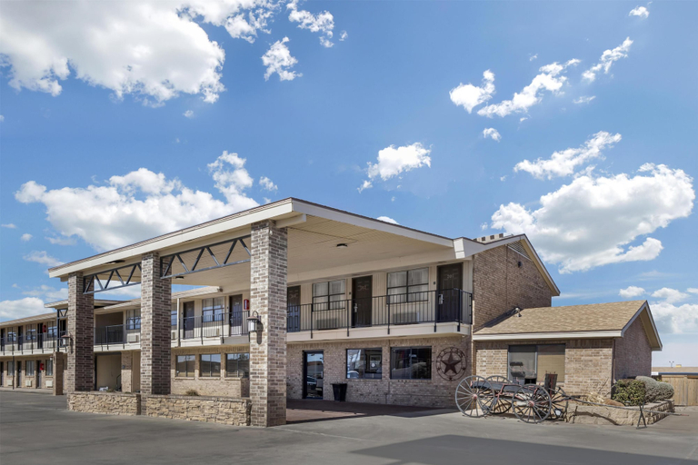 Exterior & Views 2, Best Western Caprock Inn, Terry