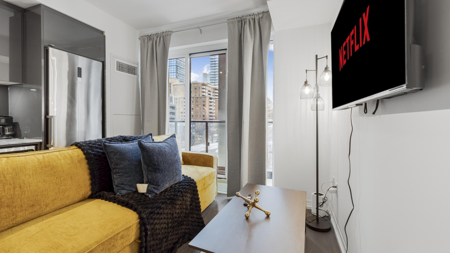 Living area 3, Dundas District Suites, Toronto