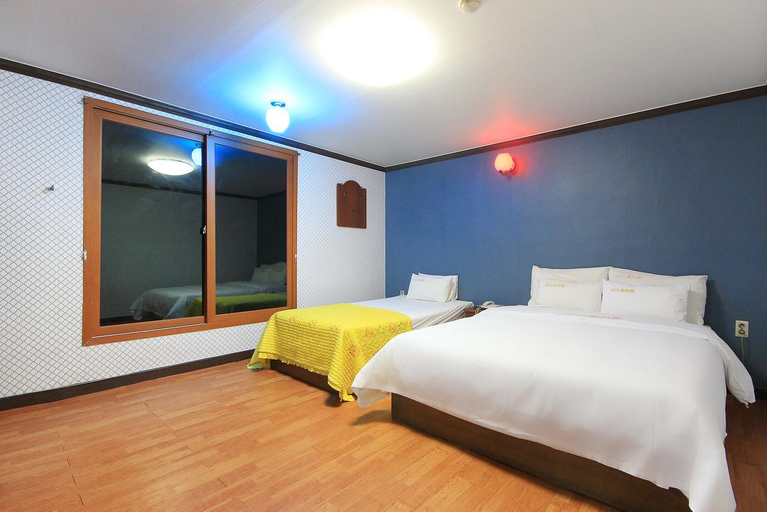 Bedroom 2, Jeonju Geumamdong Tomato, Jeonju
