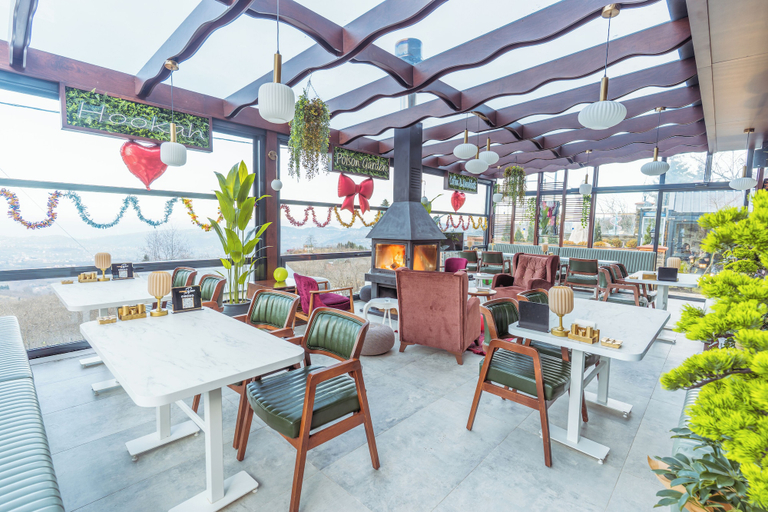 Food & Drinks, Poison Garden Suite & SPA, Merkez