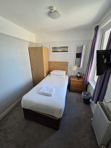 Bedroom 2, The Beresford Hotel, Cornwall