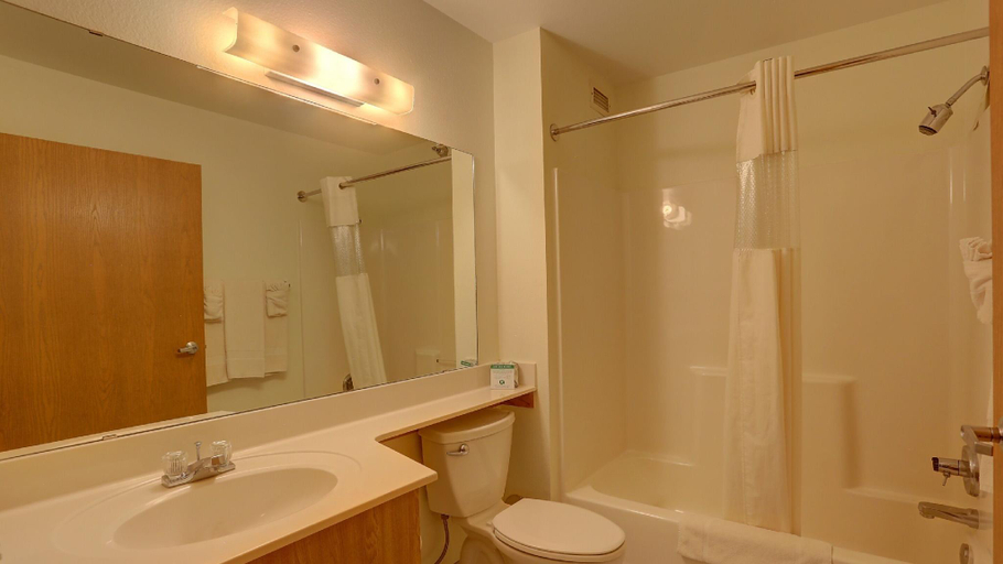 Bathroom 3, Woodland Country Lodge, Teller