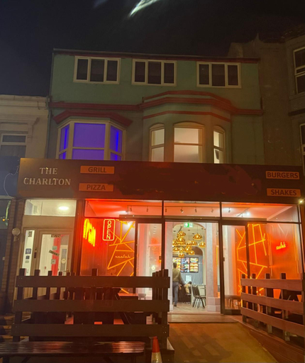 Exterior & Views 2, The Charlton - Sea Front Apartments & Studio Rooms, Blackpool