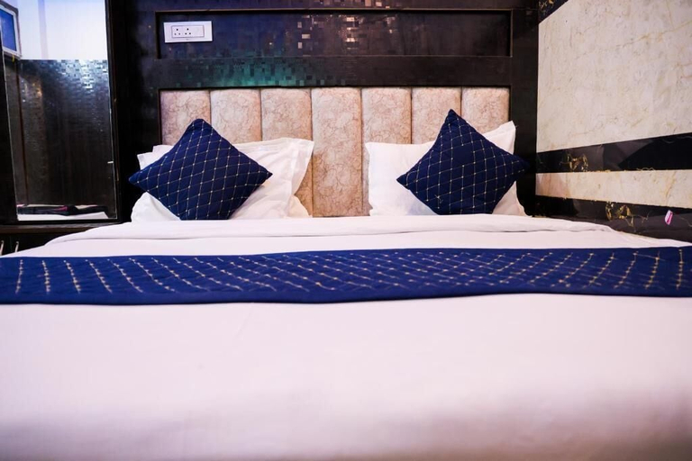 Room 3, Hotel Luxury Palace Vrindavan, Mathura