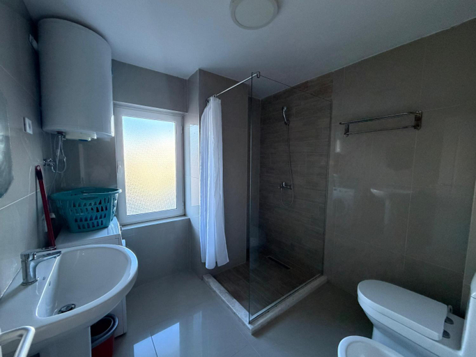 Bathroom 3, Frida Apartments, Durrësit