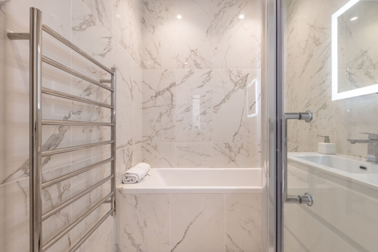 Room 2, 2 Chambres-balcon-vue Mer-felix Faure A2b231, Alpes-Maritimes