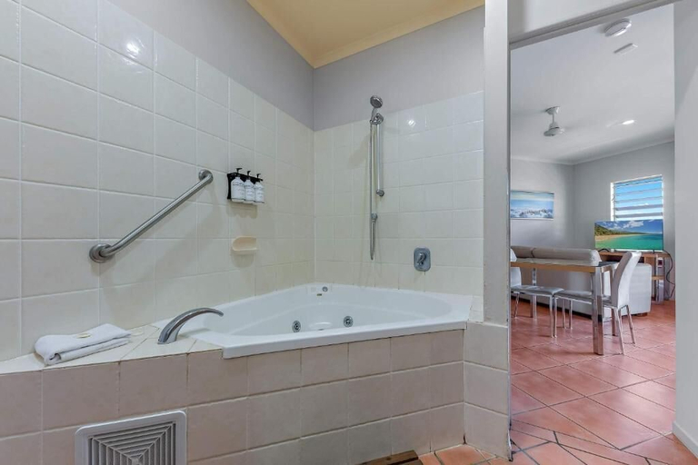 Bathroom 2, Spa Haven 18B Top Floor In Room Spa, Whitsunday