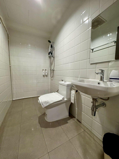 Bathroom 5, Takka Hotel - Bearing, Muang Samut Prakan