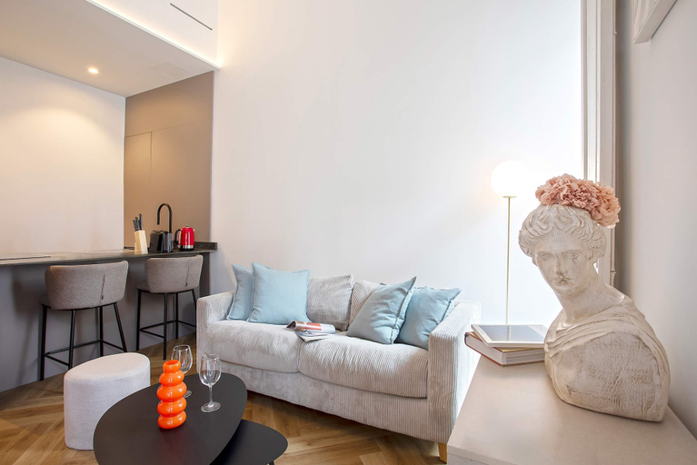 Living area 2, Elegant Apartment in Sevilla. Antonia Diaz III, Sevilla