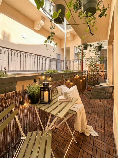 Food & Drinks, TurnKey I Karlin Square Apartments, Praha 7