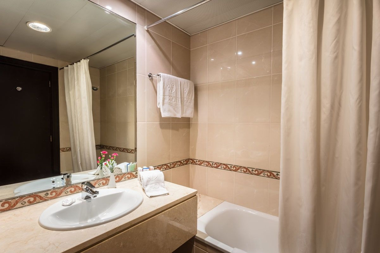 Bathroom, VIP Grand Maputo, Maputo