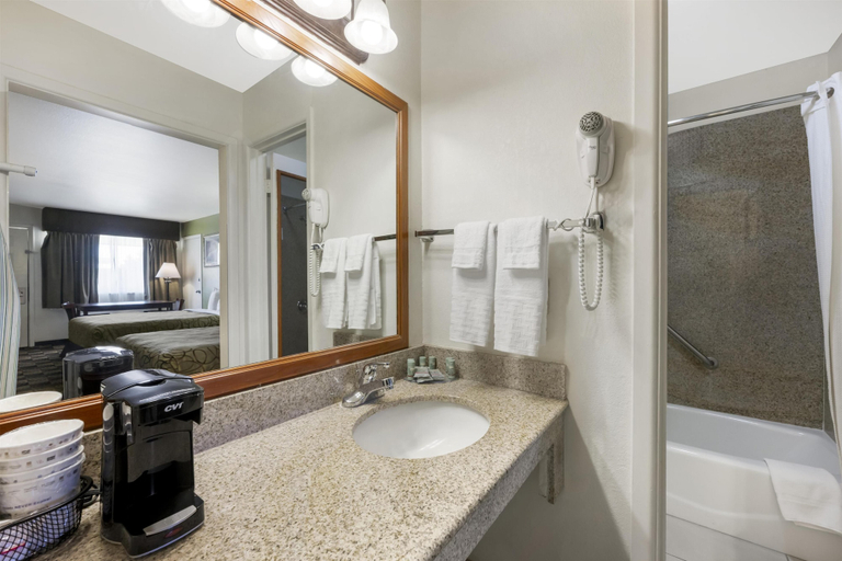 Bathroom 4, Best Western Caprock Inn, Terry