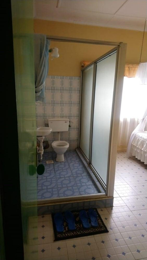 Bathroom 3, Dreamland Hotel, Dagoretti South