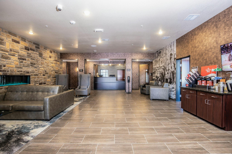 Public Area 2, Cobblestone Hotel & Suites - Rhinelander, Oneida