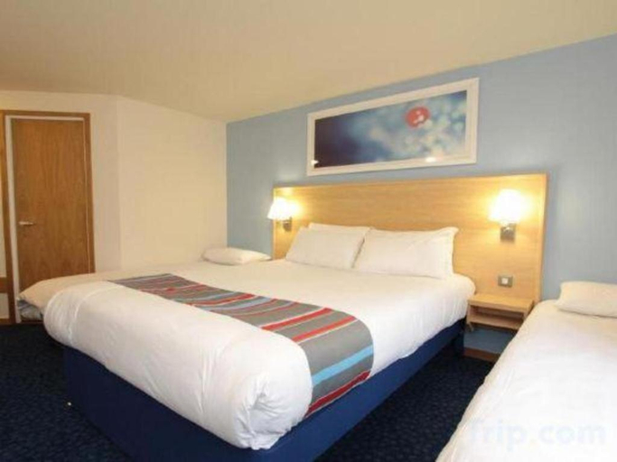 Bedroom 2, Travelodge Bedford Marston Moretaine, Central Bedfordshire
