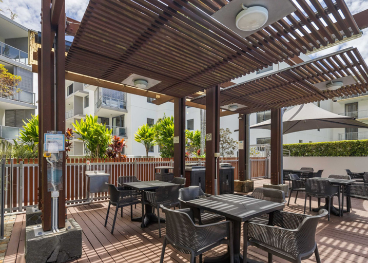 Food & Drinks 4, Swell Apartments - by Burleigh Letting, Gold Coast