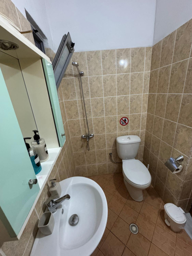 Bathroom 2, Peci Apartments Gjirokaster, Gjirokastrës