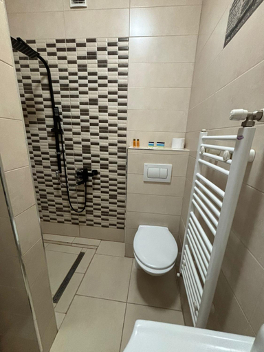 Bathroom 5, Kromatic 5 Boutique Studios - Old town Center, Brasov