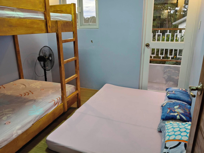 Room 4, MEEK'S VILLAS TRANSIENT HOUSE, Baguio City